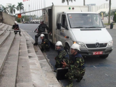 Công an Hà Nội chống bạo loạn, khủng bố và giải cứu con tin